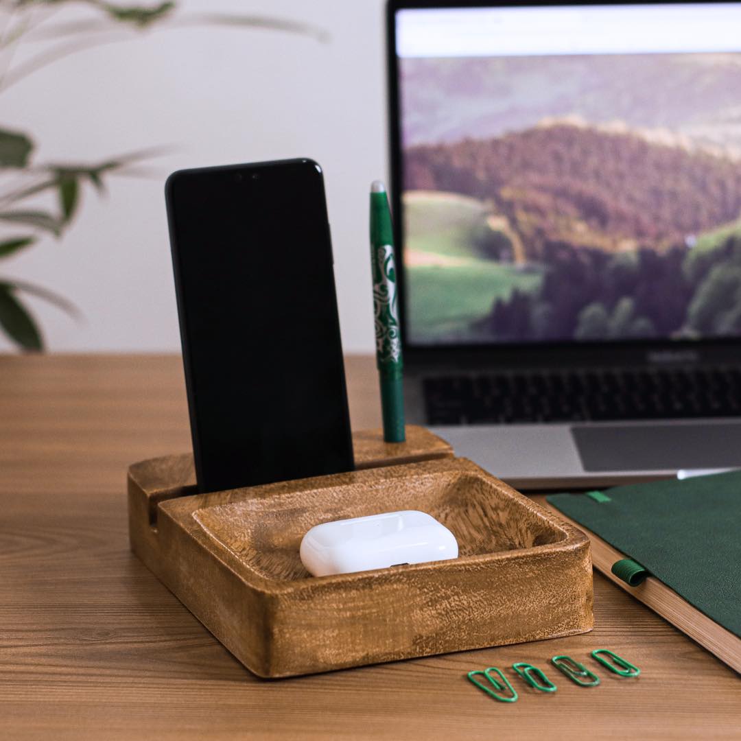 Luid Lokal Phone Stand with Multipurpose Tray Chips Keys Coins Watch Stash Pen Personalized Acacia Wood