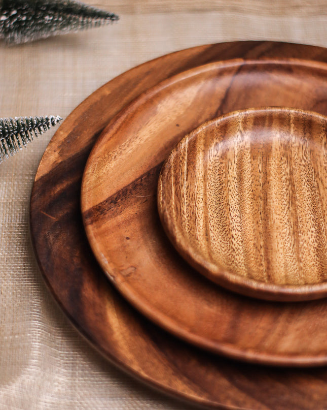 Luid Lokal Plate Holiday Bundle Set Plates Round Plate Charger Plate Tablescape Decoration Christmas Gift Acacia Wood