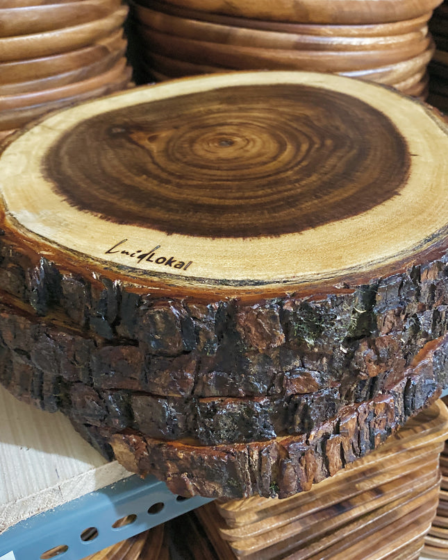 Luid Lokal Rustic  Log Slice with Natural Bark 5 sizes Acacia Wood