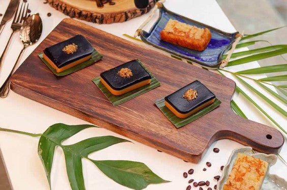 Luid Lokal Cheese Board Rectangle with Handle Round Serving Board Sandwich Bread Acacia Wood